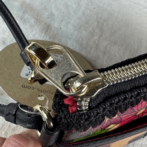 Sakroots Artist Circle -Flower Power Collection. Multicolor Floral Wristlet - Picture 14 of 14